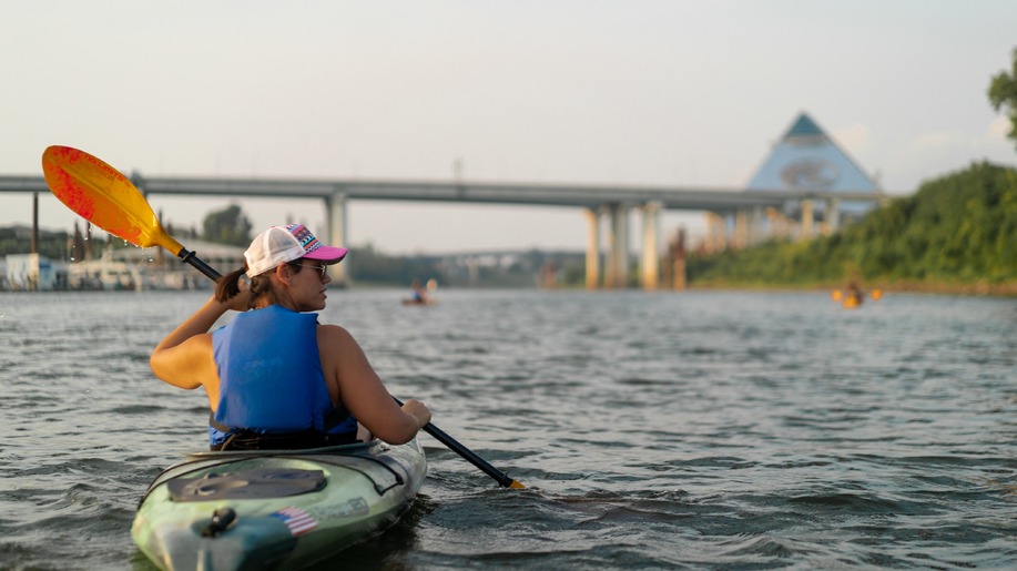 Kayaking_MississippiRiver_LoganYoung_16 Kayaking on the Mississippi River Kayaking_MississippiRiver_LoganYoung_16 Kayaking on the Mississippi River